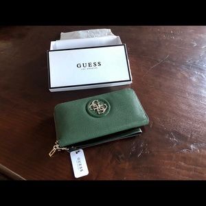 NWT GUESS Wallet